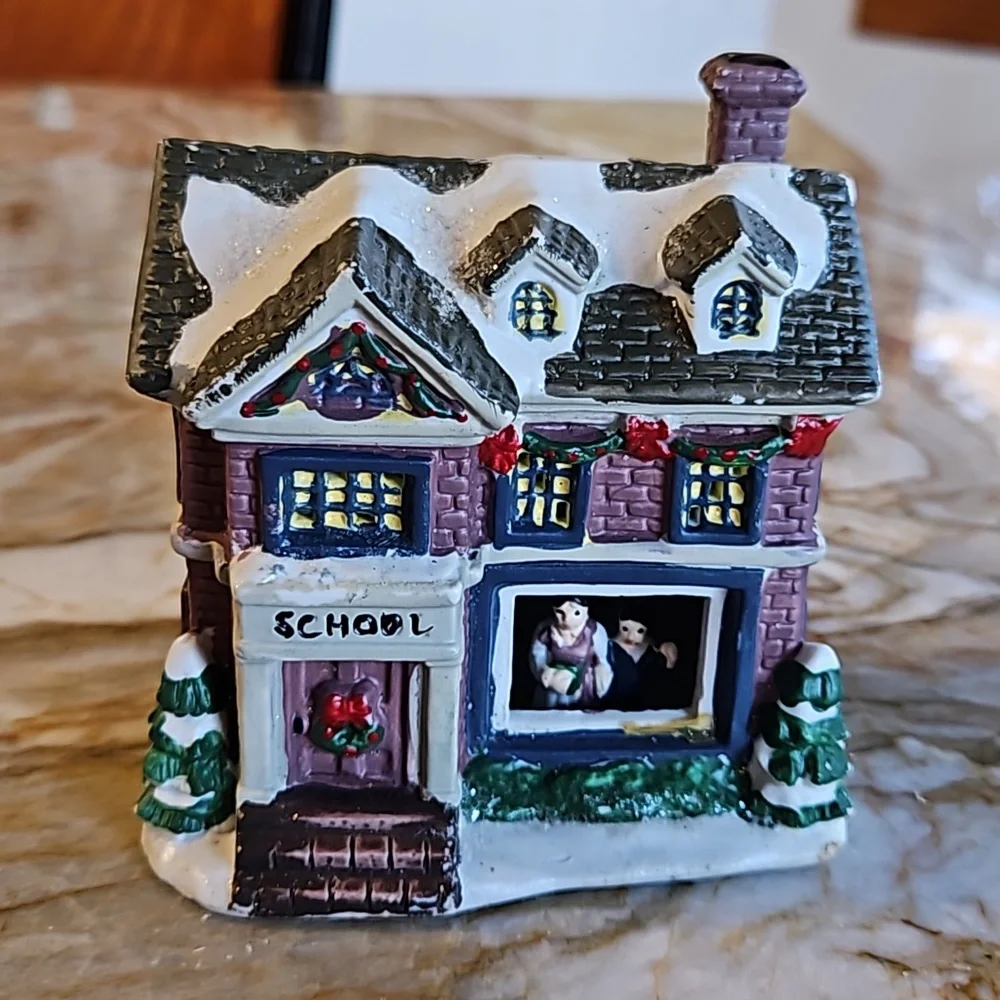 School House WELLINGTON SQUARE COLLECTION